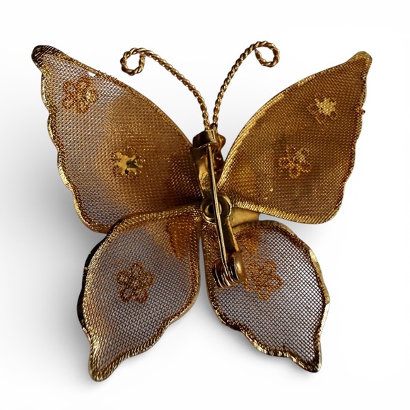 Vintage Gold Tone Mesh Butterfly Brooch, Floral Accents, Mid Century C‑Clasp Pin - Picture 10 of 12